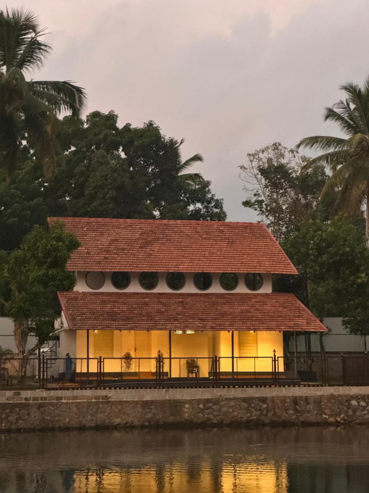 Blue Lake Villa Kollam Εξωτερικό φωτογραφία