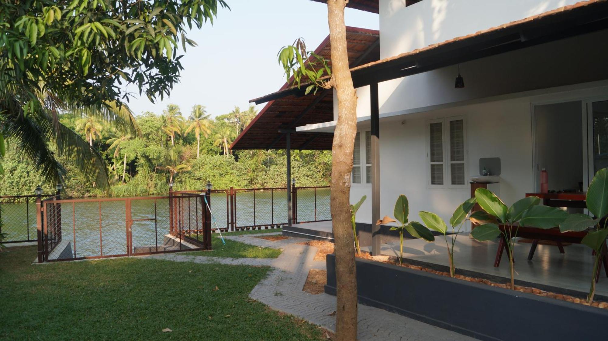 Blue Lake Villa Kollam Εξωτερικό φωτογραφία