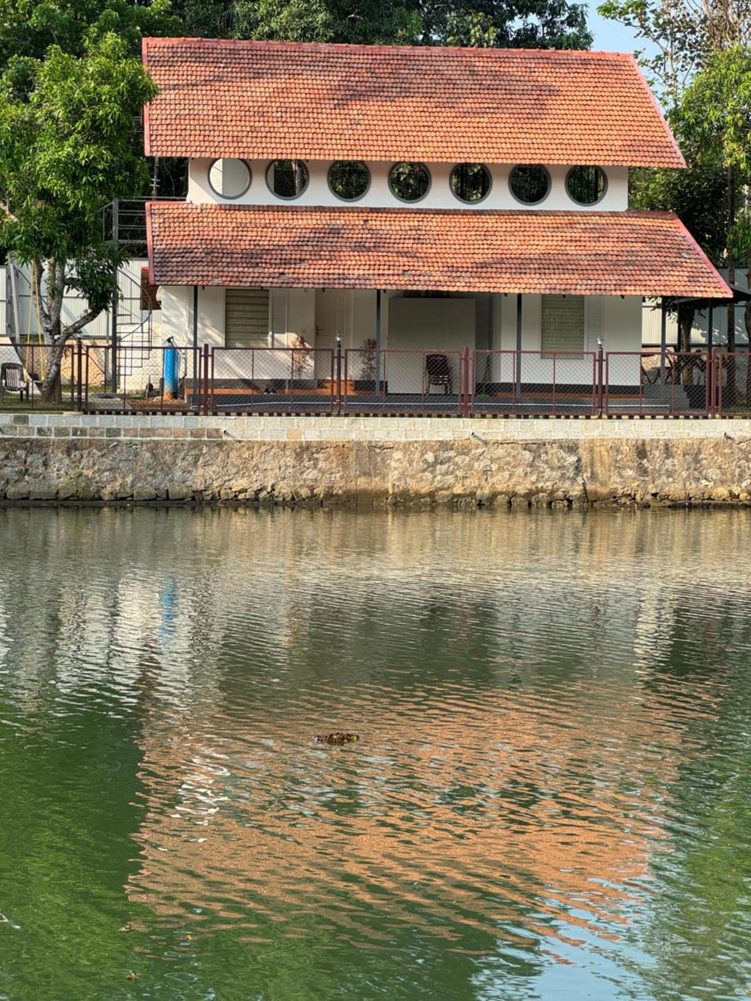 Blue Lake Villa Kollam Εξωτερικό φωτογραφία
